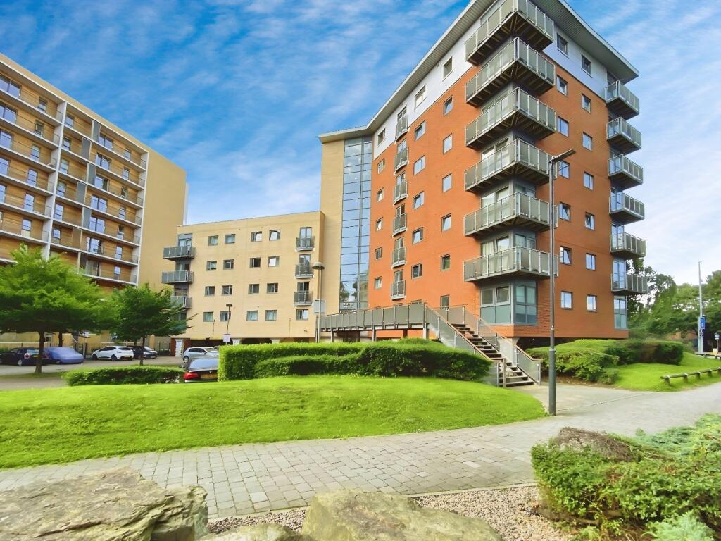 Main image of property: City Walk, Leeds, LS11
