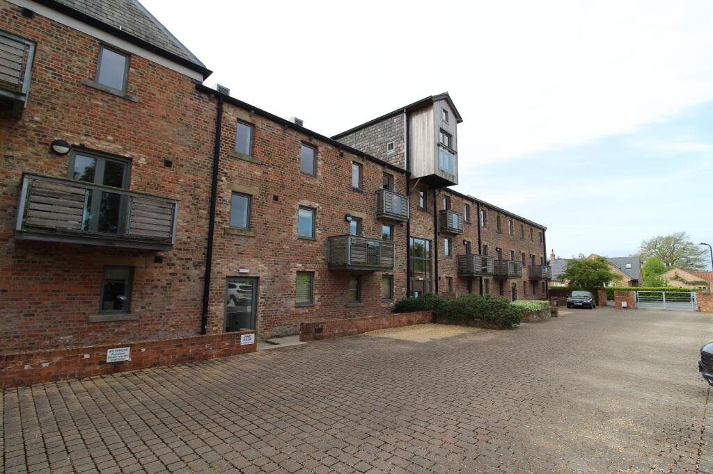 Main image of property: Flat 16, The Maltings, Waterside, Langthorpe, Boroughbridge, YO51