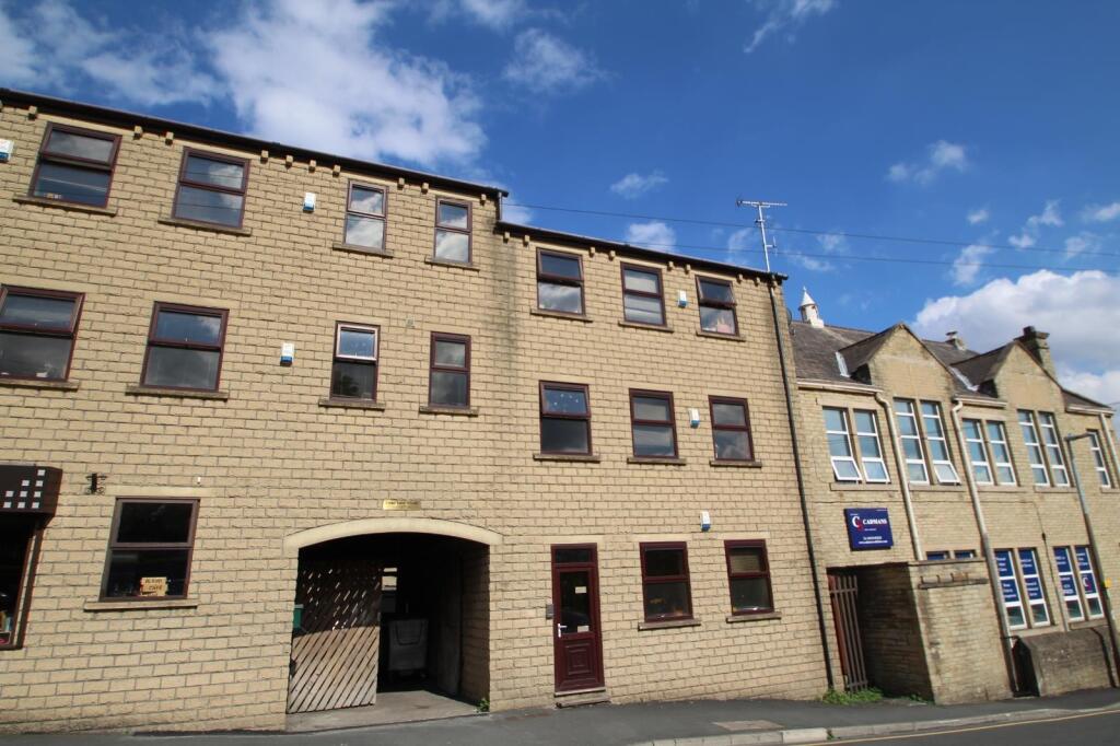 Main image of property: Cross Crown Street, Cleckheaton, BD19