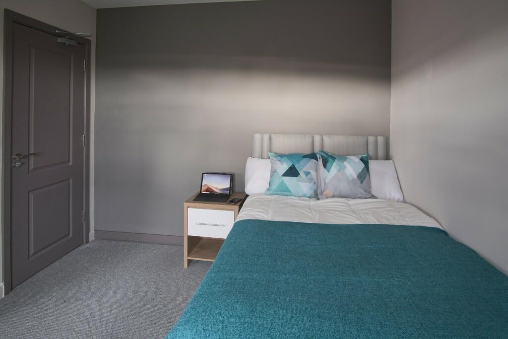 6 bedroom house share for rent in Black Swan Crescent, Peterborough, Cambridgeshire, PE7