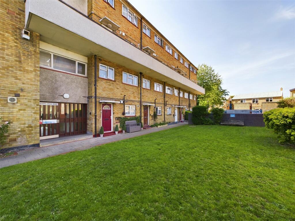 Main image of property: Wood Street, London, E17