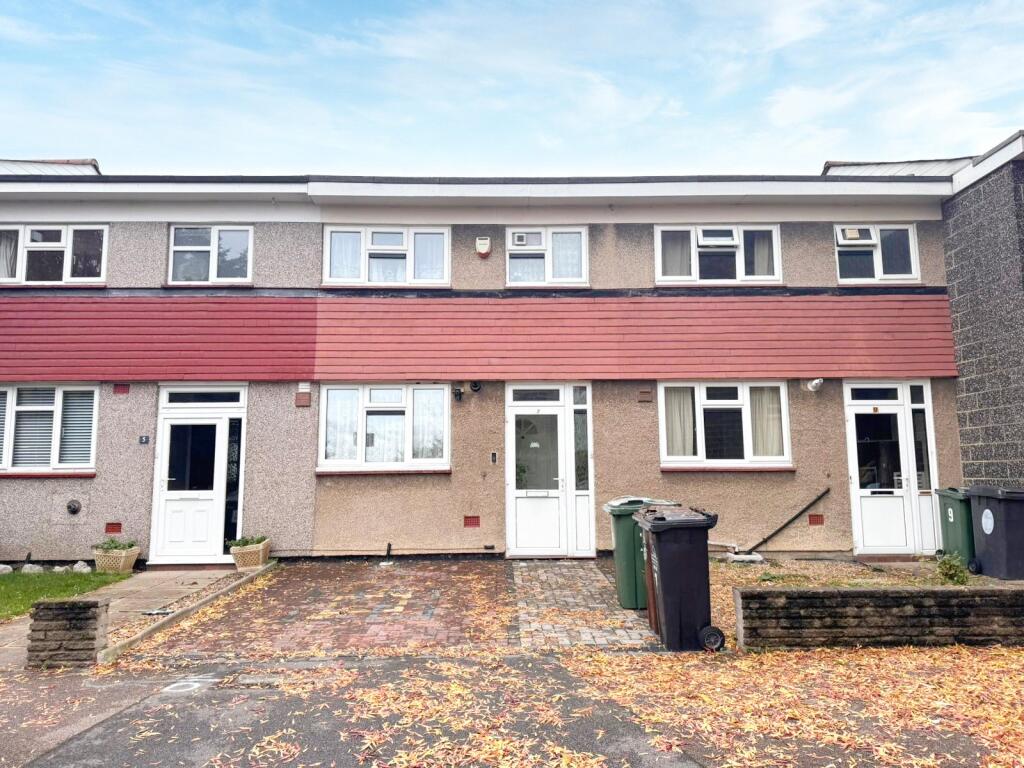 Main image of property: Rosslyn Road, Walthamstow, E17