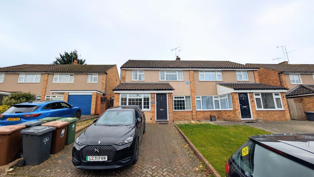 3 bedroom house for rent in Spring Crofts, BUSHEY, WD23