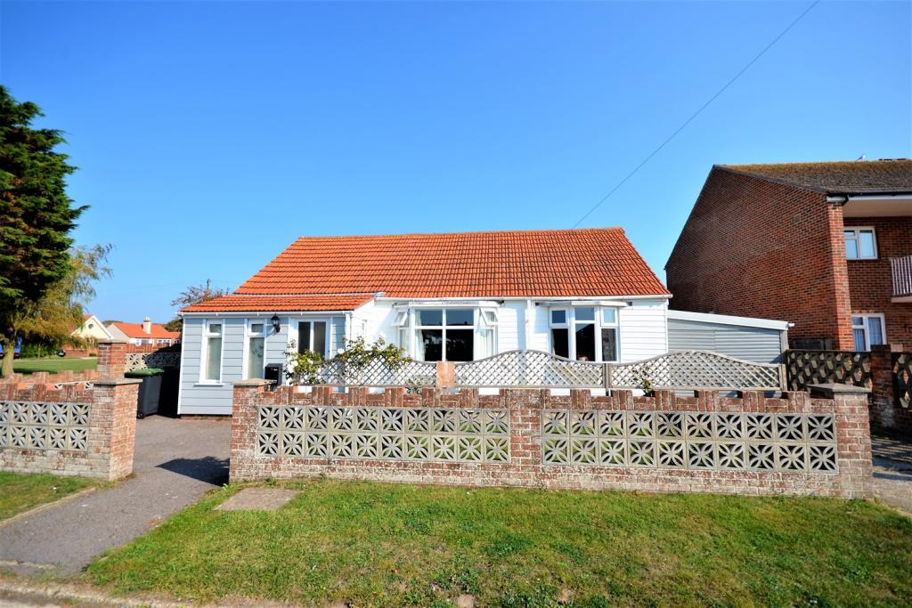 3 bedroom detached bungalow for sale in Sea Front Estate, Hayling
