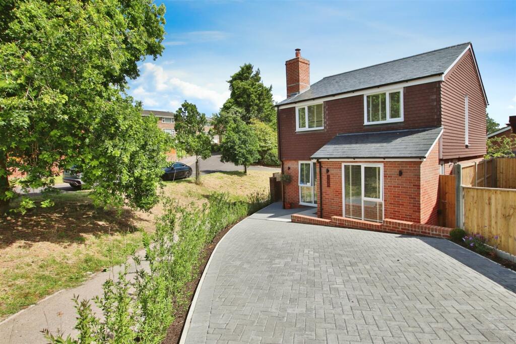 Main image of property: Pitchpond Road, Warsash, Southampton