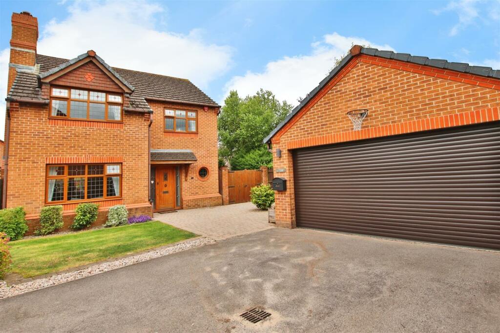 4 bedroom detached house for sale in Branewick Close, Titchfield Park