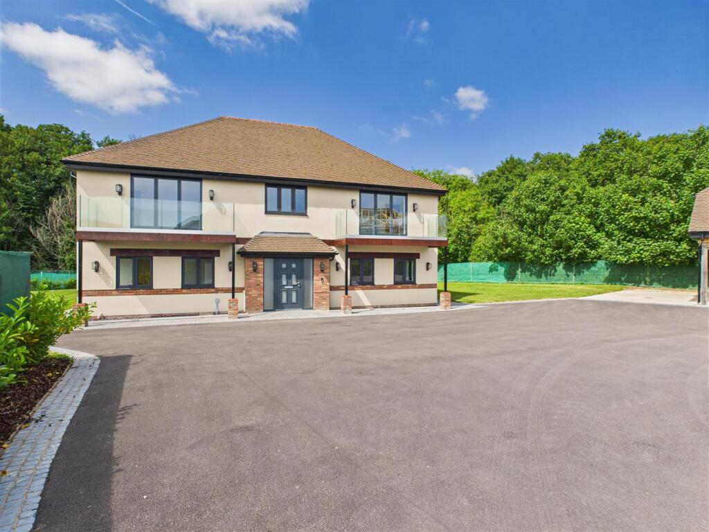 Main image of property: Holly Hill Reach, Brook Avenue, Warsash, Southampton