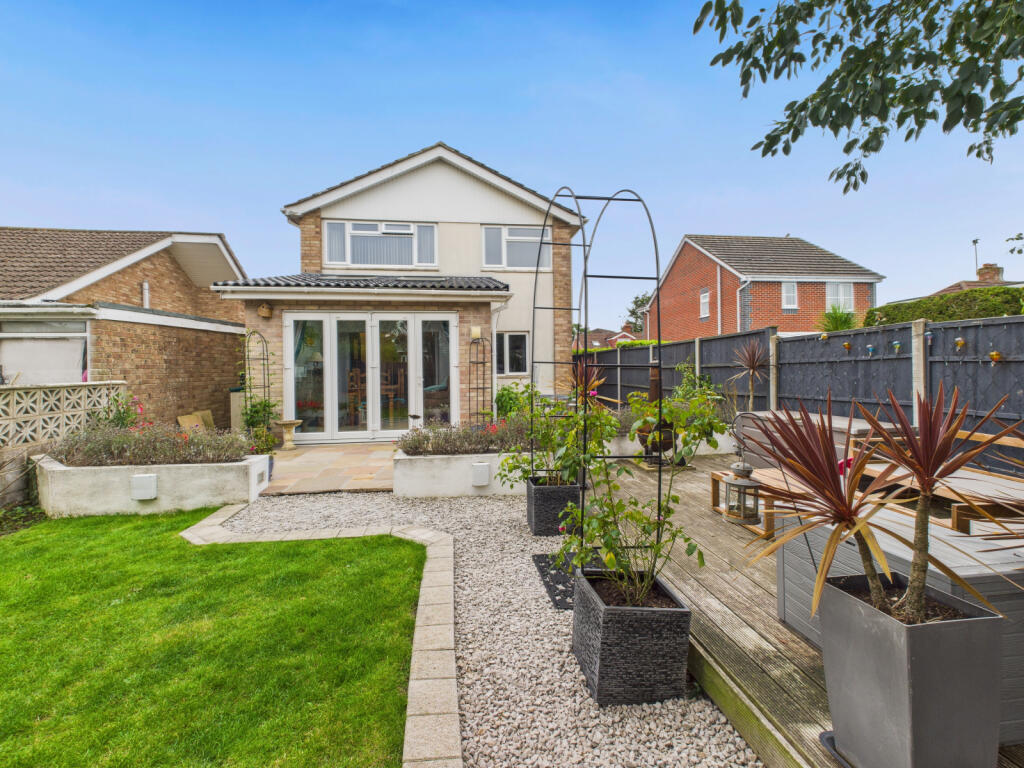 Main image of property: Tewkesbury Avenue, Fareham, PO15 6LL
