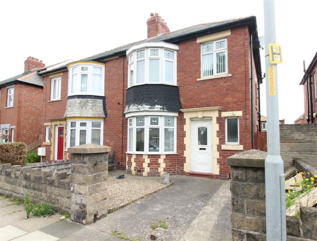 3 bedroom semidetached house for sale in Plessey Road, Blyth, NE24