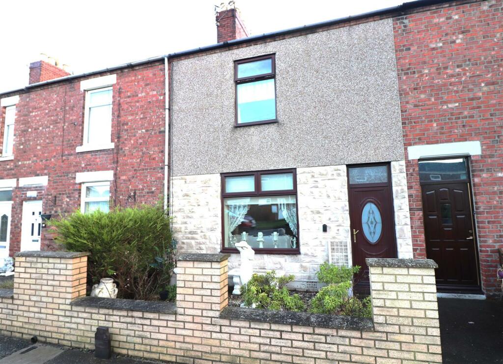 2 bedroom terraced house for sale in West Terrace, Stakeford, NE62