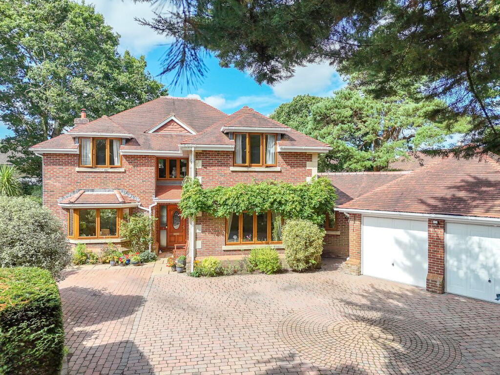 Main image of property: Hermitage Close, New Milton, BH25
