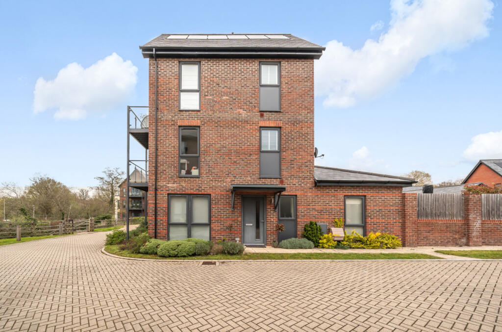 Main image of property: Lime Grove, Arborfield Green, Reading, Berkshire, RG2