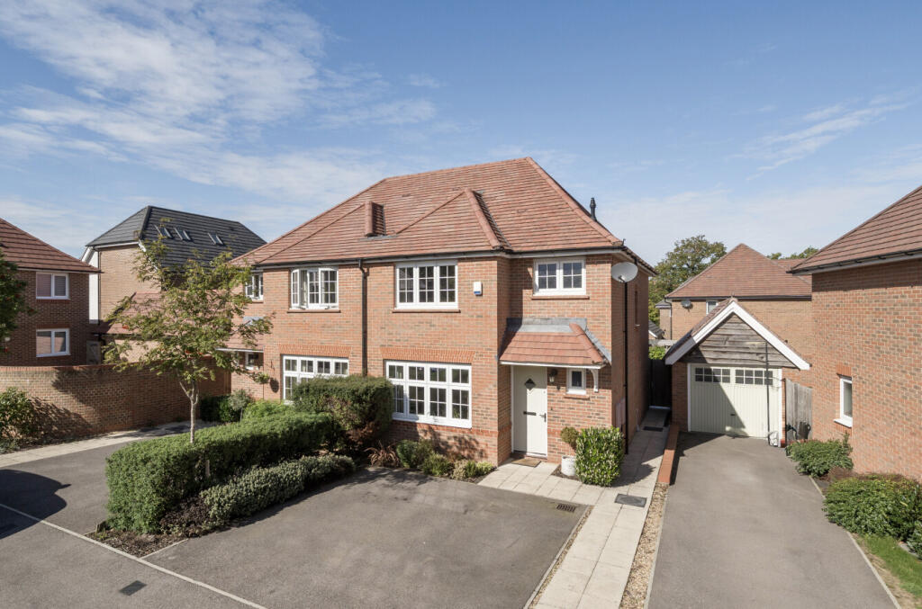 Main image of property: Orwell Drive, Arborfield Green, Reading, Berkshire, RG2