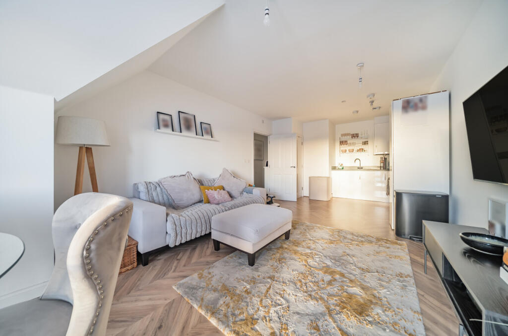 Main image of property: Beechey Place, Wokingham, Berkshire, RG40