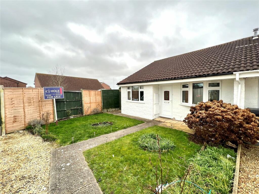 2 bedroom bungalow for sale in Close, Burnham On Sea, Somerset, TA8