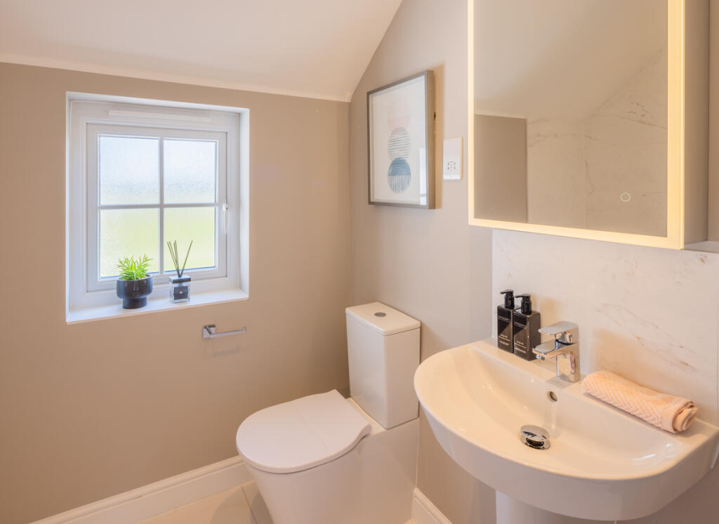 Additional property image - Old Worthing Road,
East Preston,
Littlehampton,
BN16 1DY