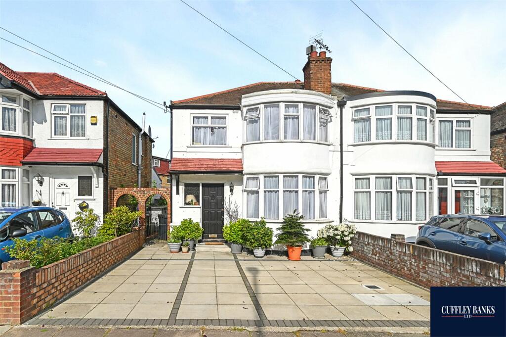 3 bedroom semidetached house for sale in Conway Crescent, Perivale
