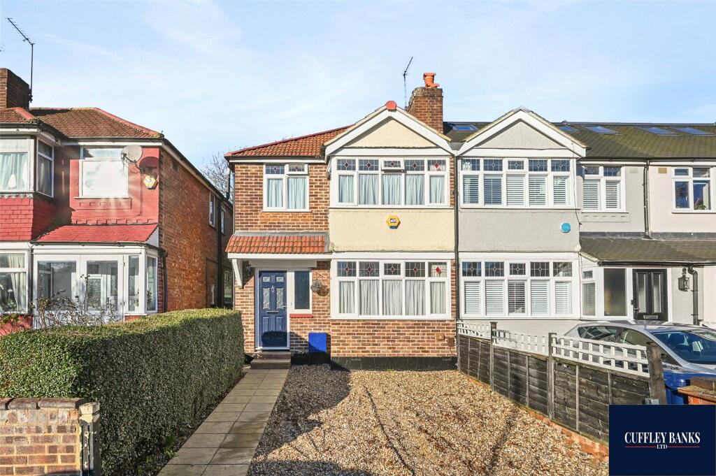 3 bedroom end of terrace house for sale in Jubilee Road, Perivale