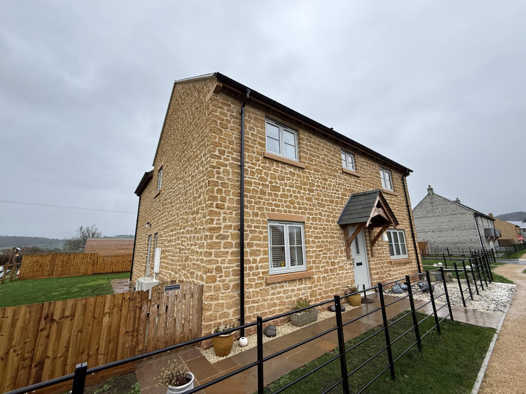 Main image of property: Compton Mews, Somerton