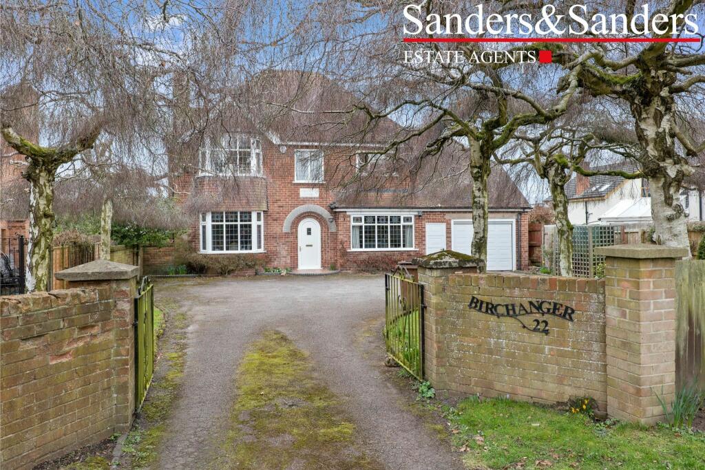 4 bedroom detached house for sale in Evesham Road, Cookhill, Alcester, B49