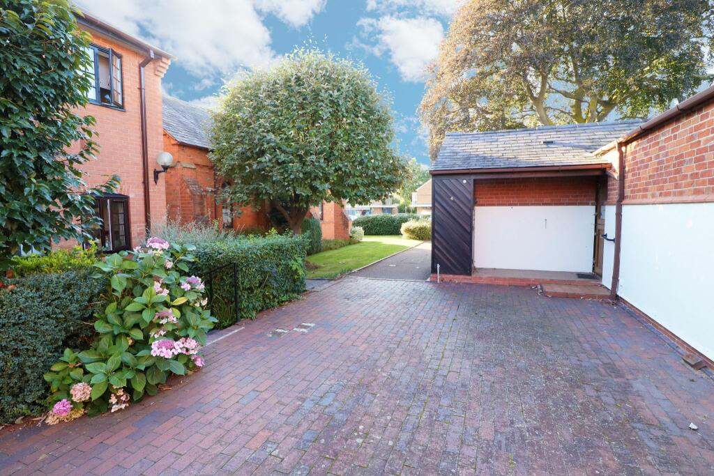 Additional property image - Oversley House, Kinwarton Road, Alcester, B49