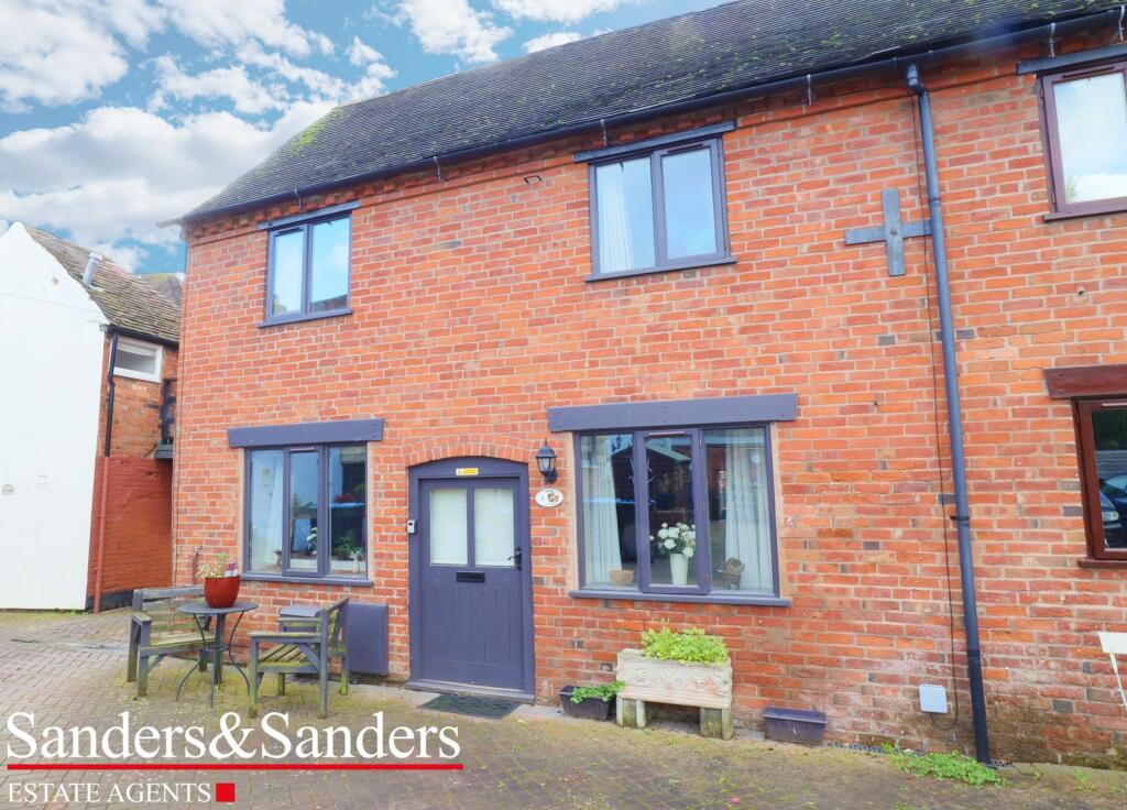 3 bedroom end of terrace house for sale in Swan Cottages, Swan Court