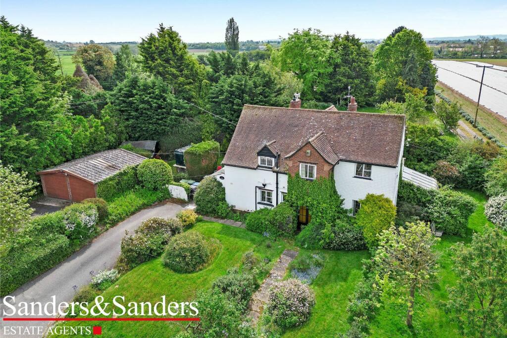 4 bedroom detached house for sale in Elm Lane, BidfordonAvon