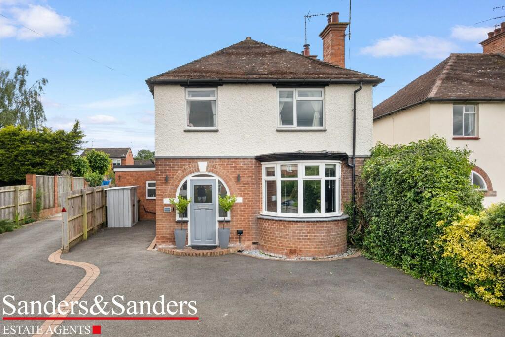3 bedroom detached house for sale in Maples Drive, Alcester, B49