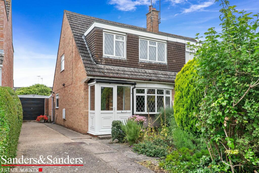 3 bedroom semidetached house for sale in Newport Drive, Alcester, B49