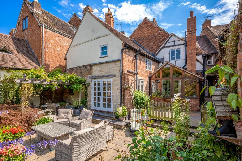 Additional property image - Greyhound House, Henley Street, Alcester, B49