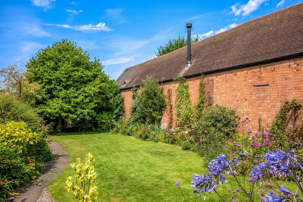 Additional property image - Greyhound House, Henley Street, Alcester, B49