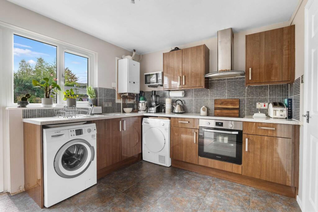 Additional property image - Devonish Close, Alcester, B49