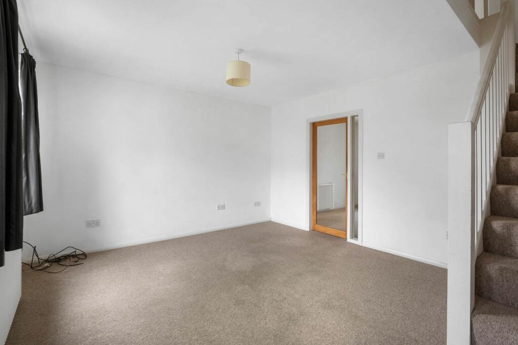Additional property image - Willow Close, Alcester, B49