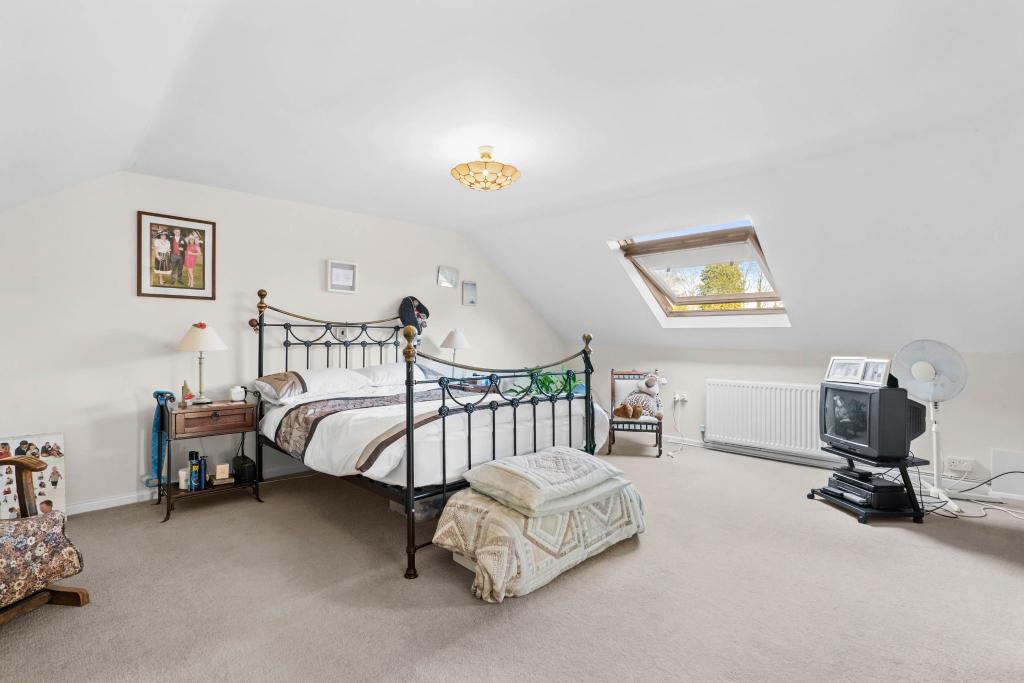 4 bedroom detached bungalow for sale in Oak Tree Lane, Cookhill, Alcester, B49