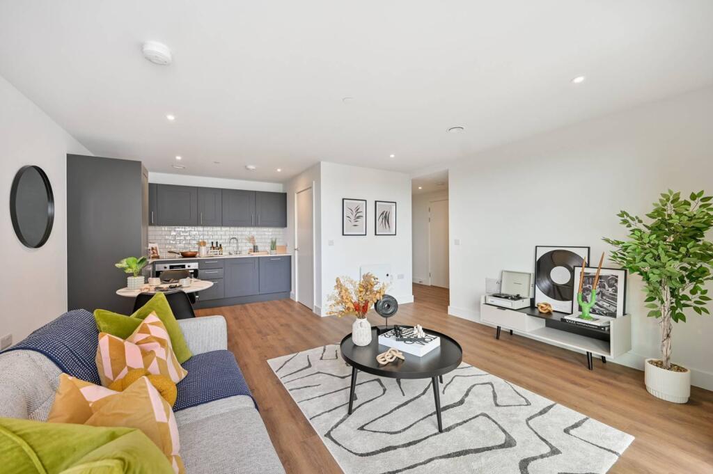 Main image of property: Lofting House, Maidenhead, SL6