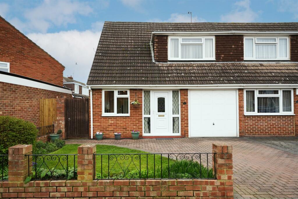 3 bedroom semi-detached house for sale in Craven Drive, Churchdown, Gloucester, GL3