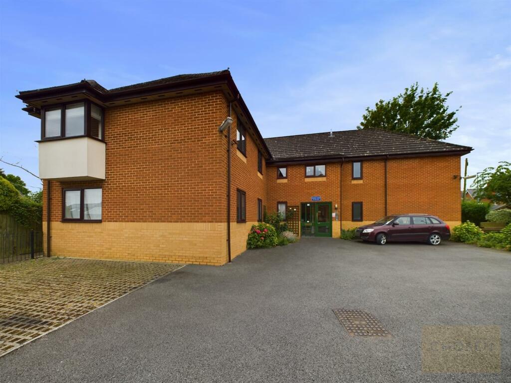 2 bedroom retirement property for sale in Priory Court, Albemarle Road