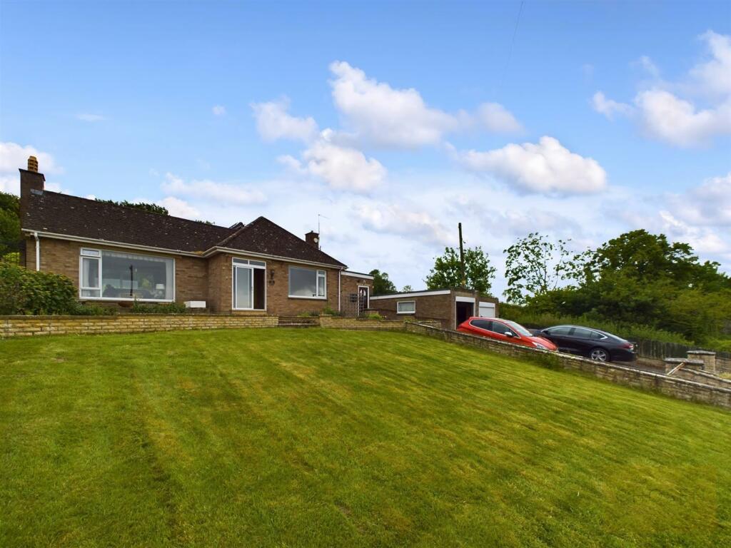 4 bedroom detached bungalow for sale in Hucclecote Lane, Churchdown, GL3