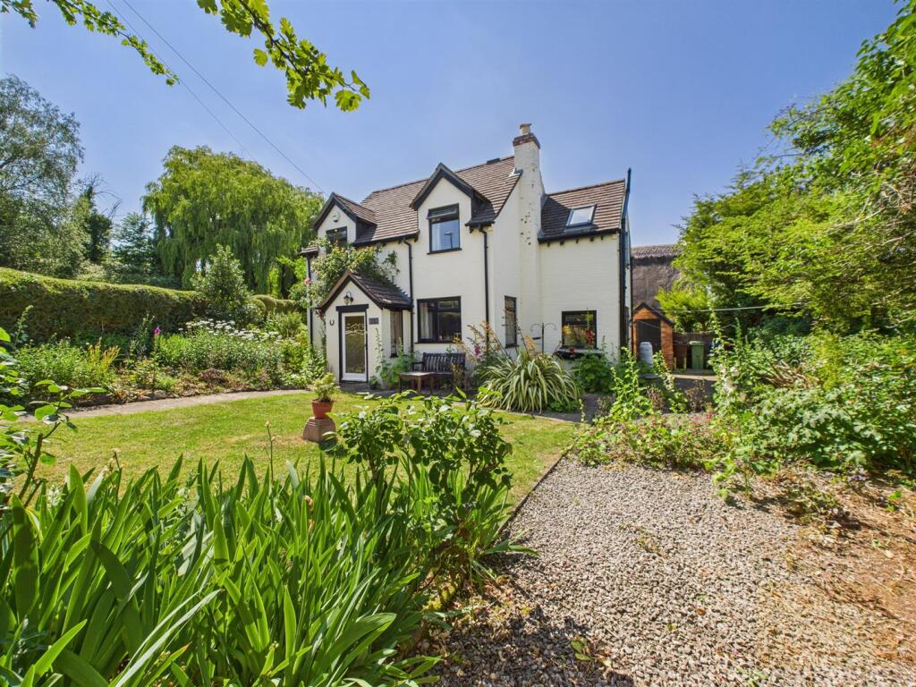 Main image of property: The Green, Churchdown, Gloucester