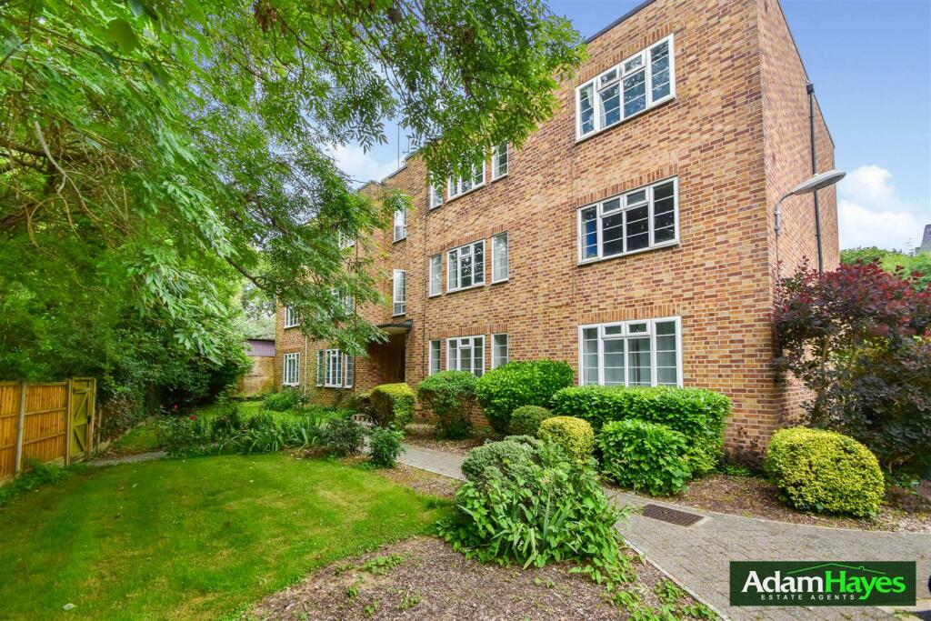 2 bedroom apartment for sale in High Road, Whetstone, N20