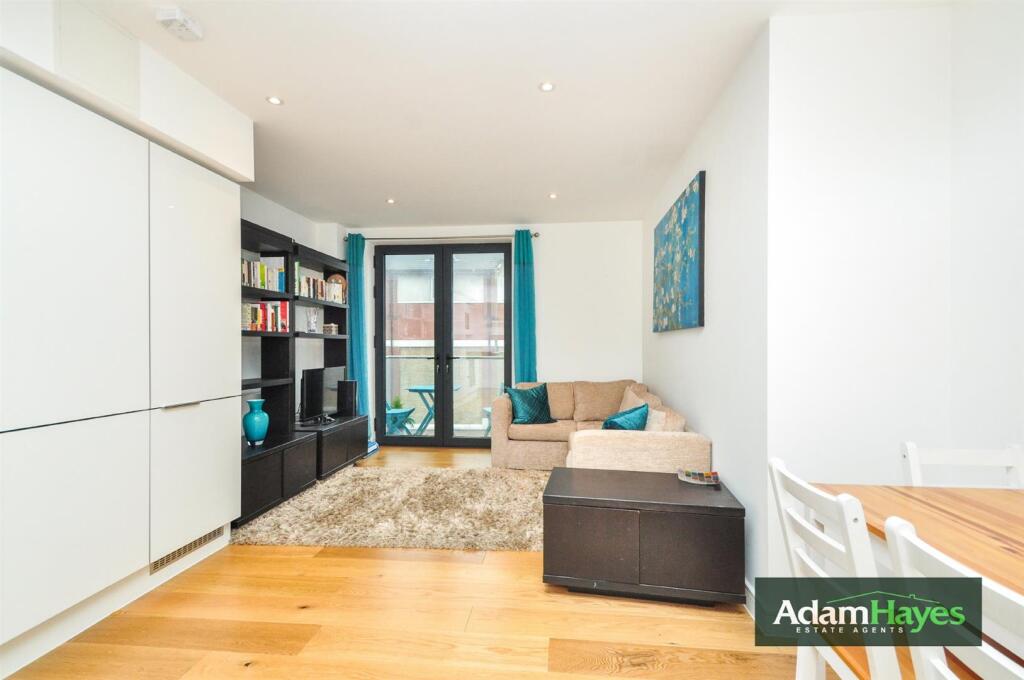 Main image of property: Totteridge Lane, Whetstone, N20