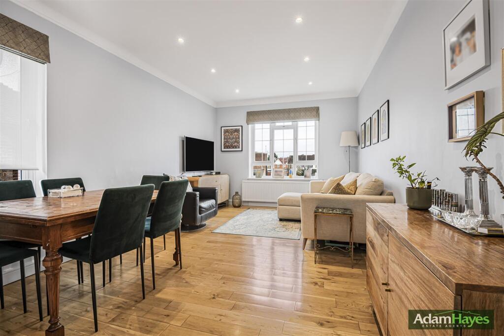 Main image of property: Lodge Lane, North Finchley, N12