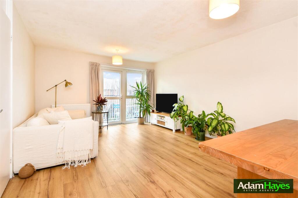 Main image of property: Springfield Close, North Finchley, N12