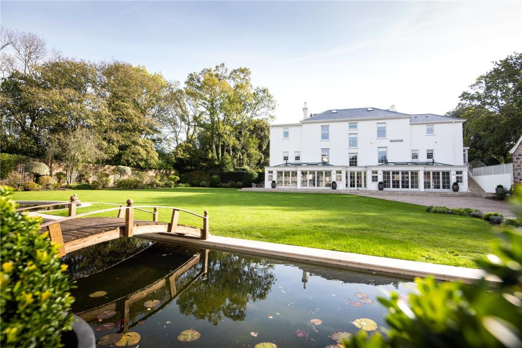 7 bedroom detached house for sale in La Grande Route De Rozel, St