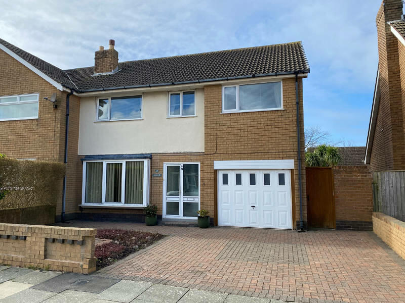 4 bedroom semidetached house for sale in Road Thornton