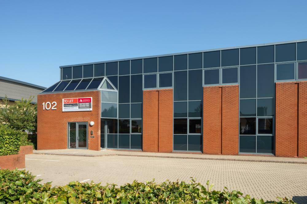Industrial park to lease in 102 Buckingham Avenue, Slough Trading