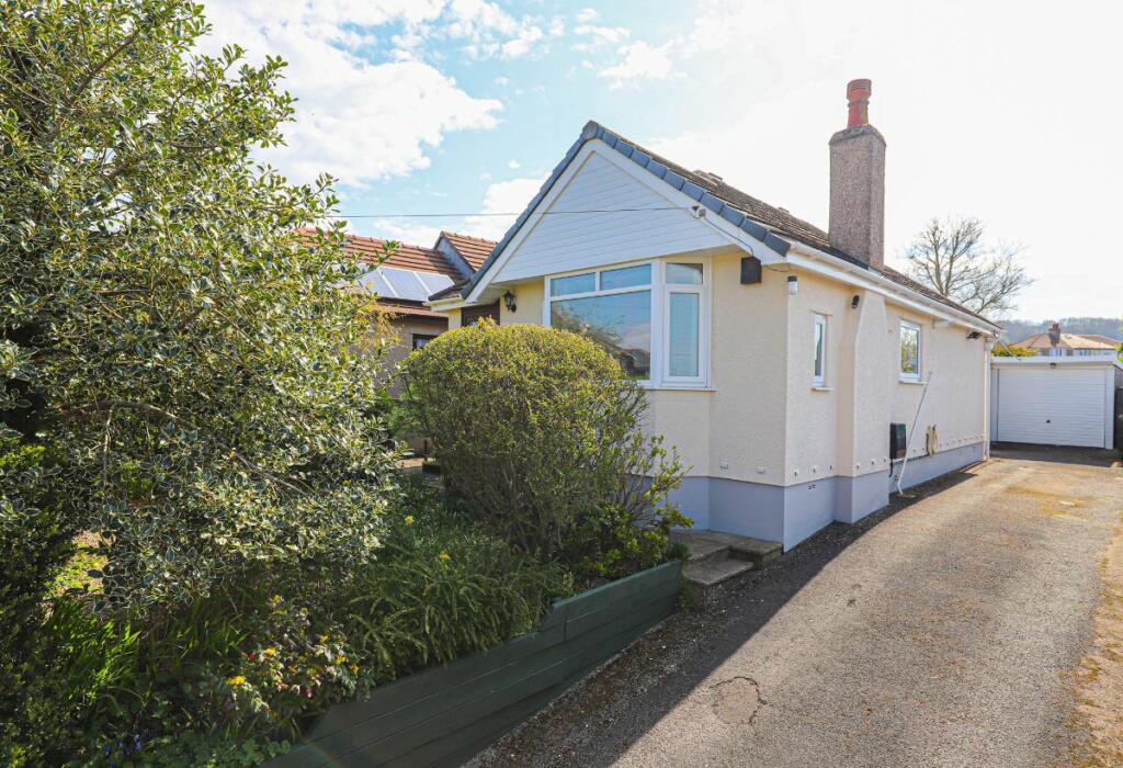 2 bedroom bungalow for sale in Hawthorn Road, Bolton le Sands, Carnforth, LA5