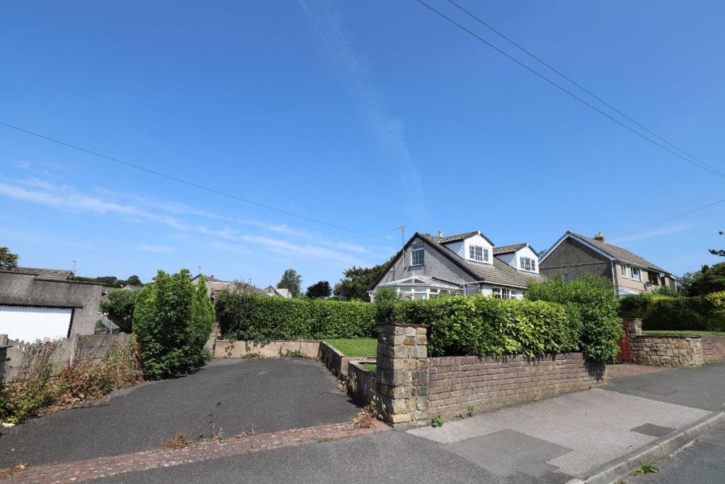 4 bedroom bungalow for sale in High Road, Halton, Lancaster, LA2