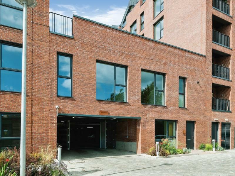 2 bedroom town house for rent in Ironworks, Leeds City Centre, LS11