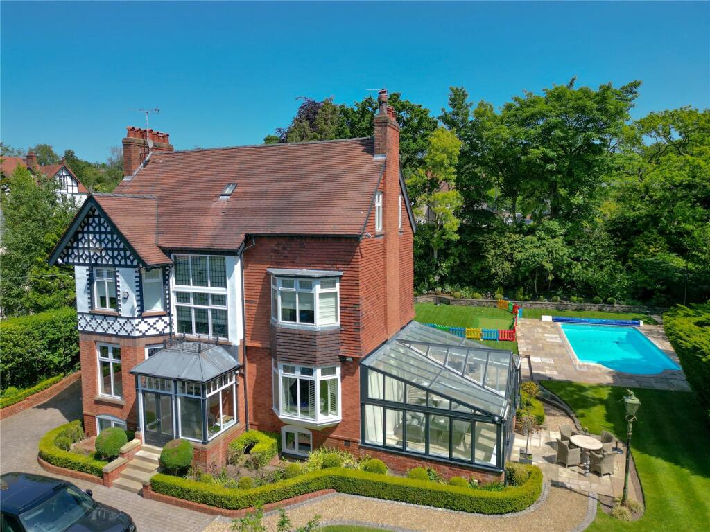 7 bedroom detached house for sale in The Avenue, Hale, Cheshire, WA15